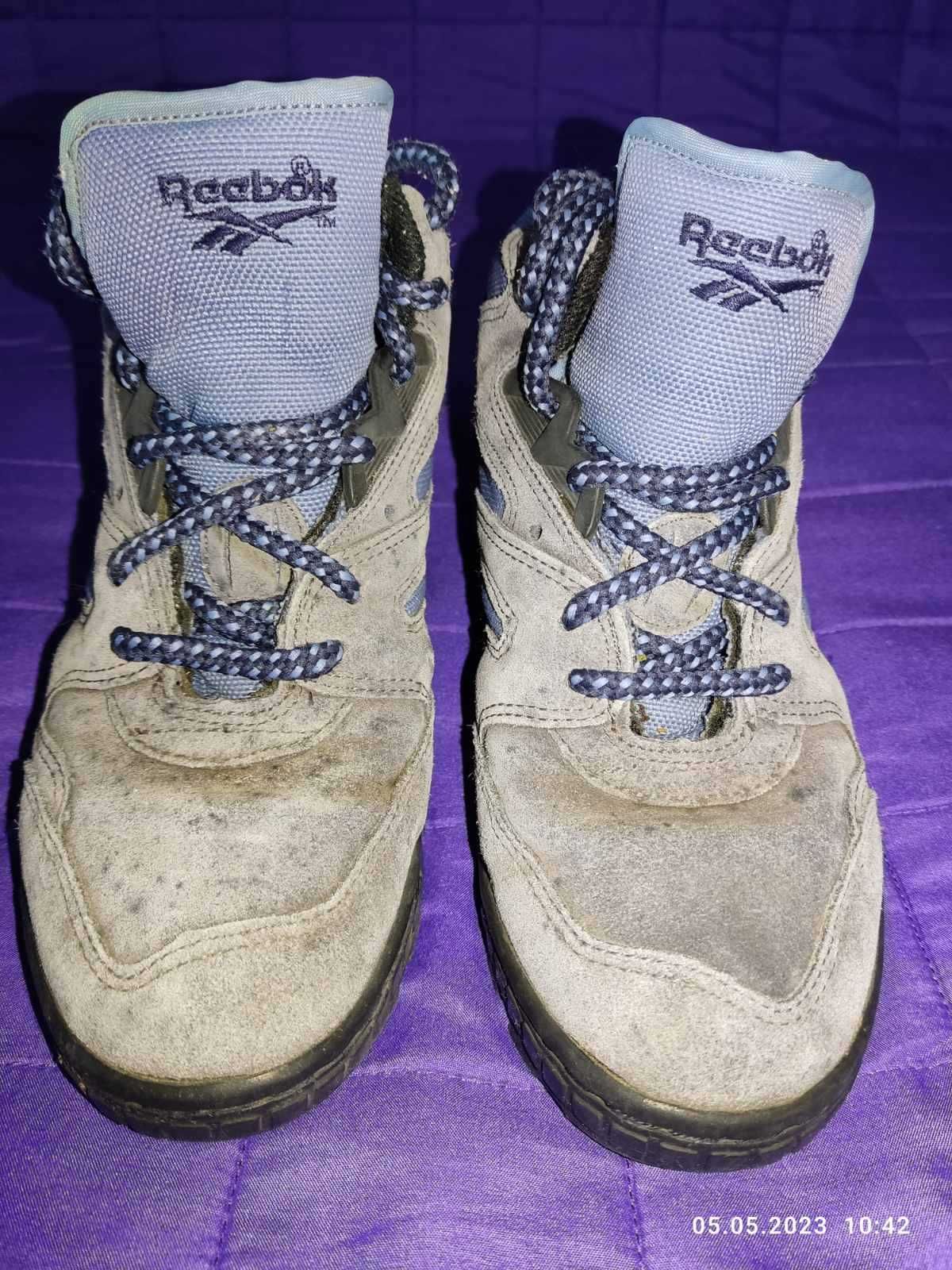 Кросівки Reebok.