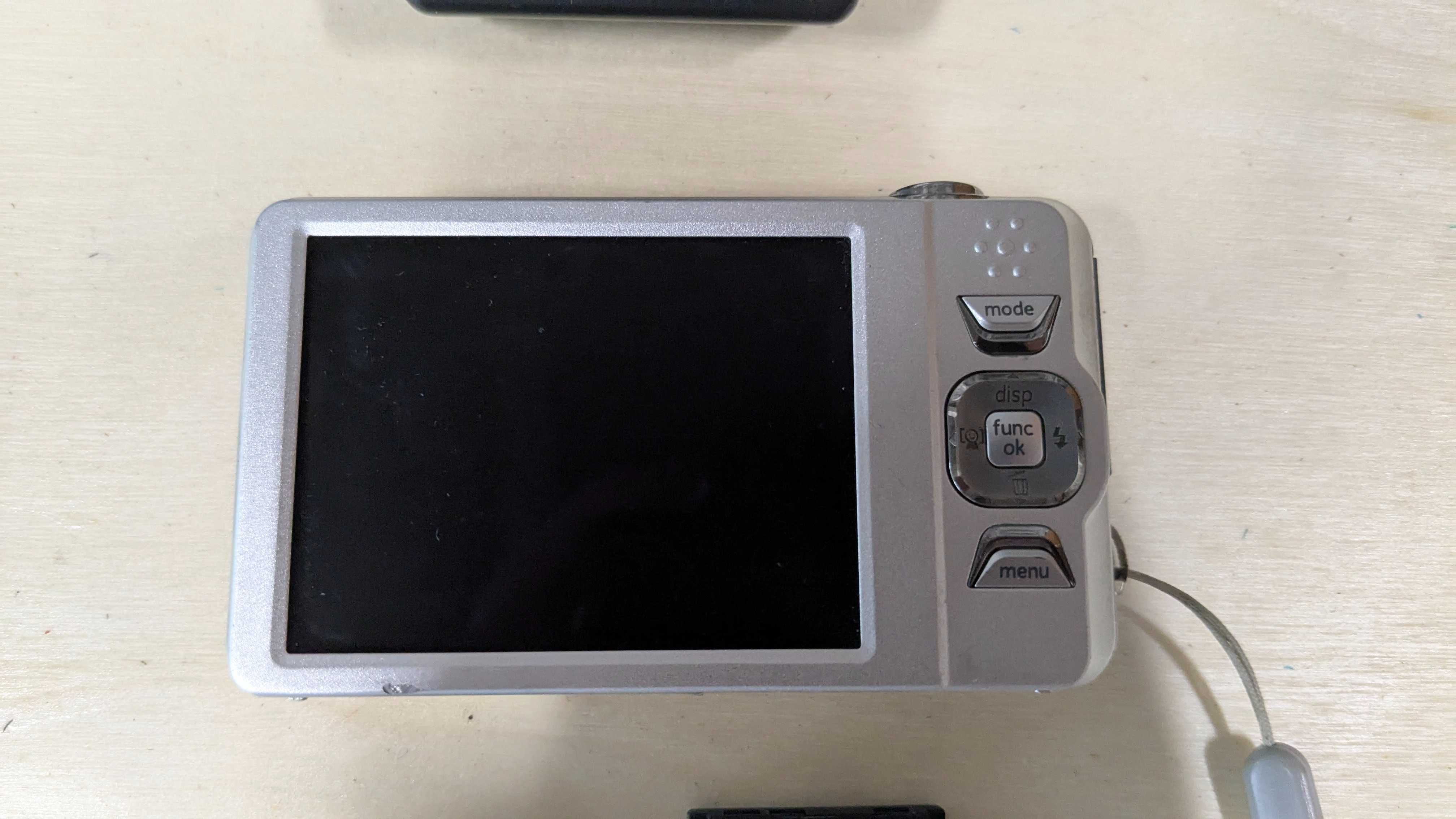 Camera Digital Compacta 16 Megapixel E1680W