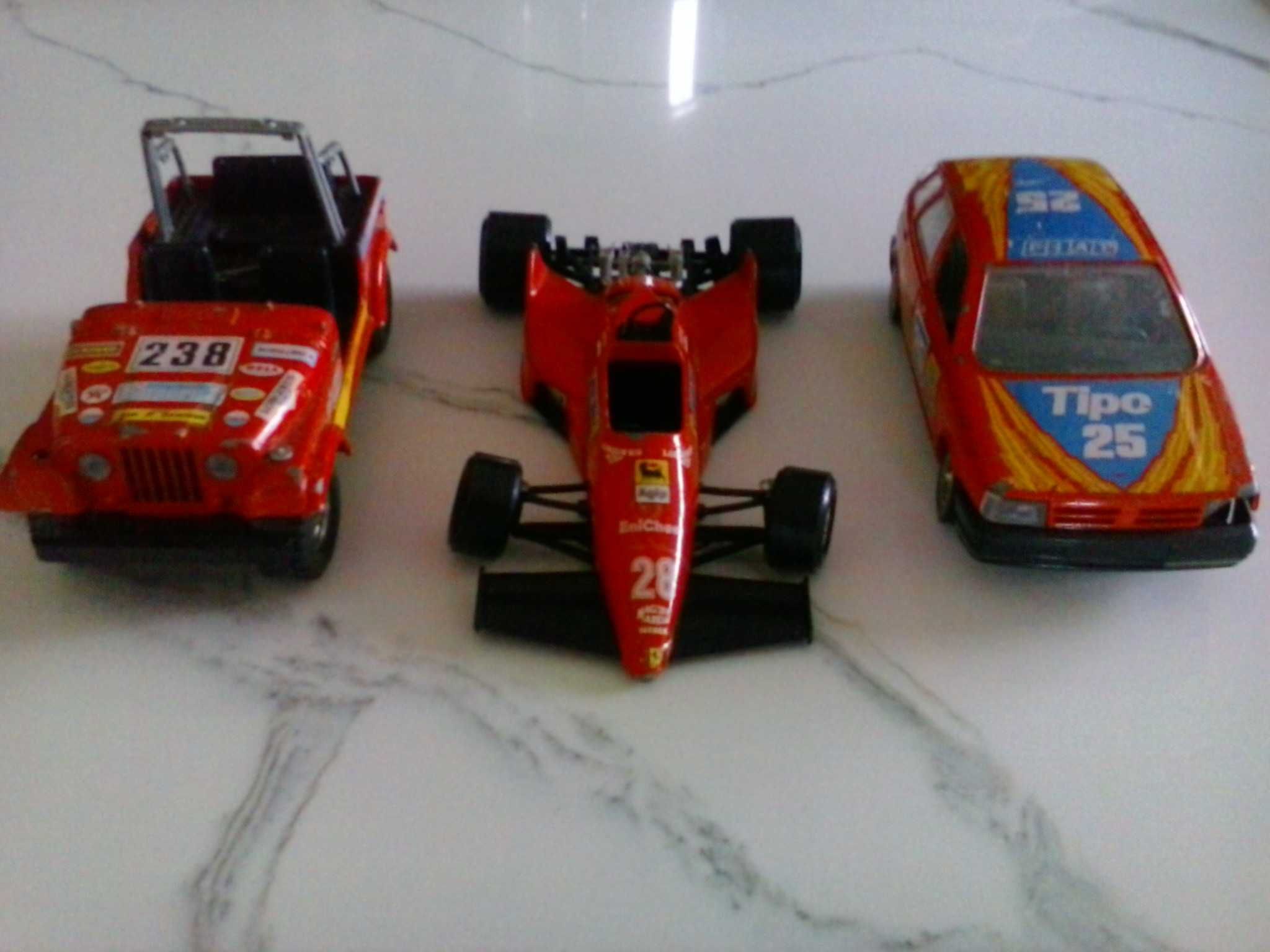 Carros da Burago (escala 1:24):