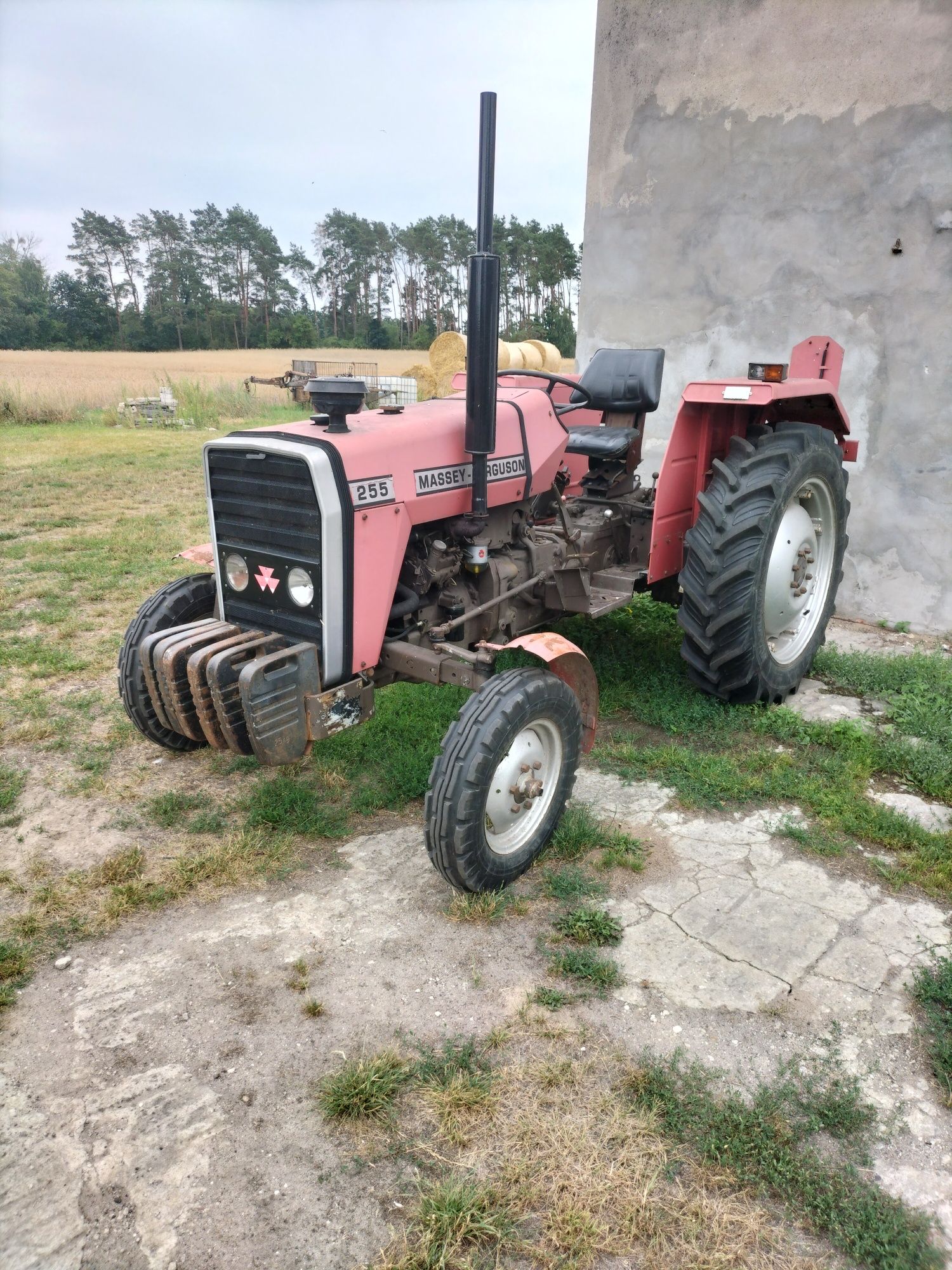 Massey Ferguson 255