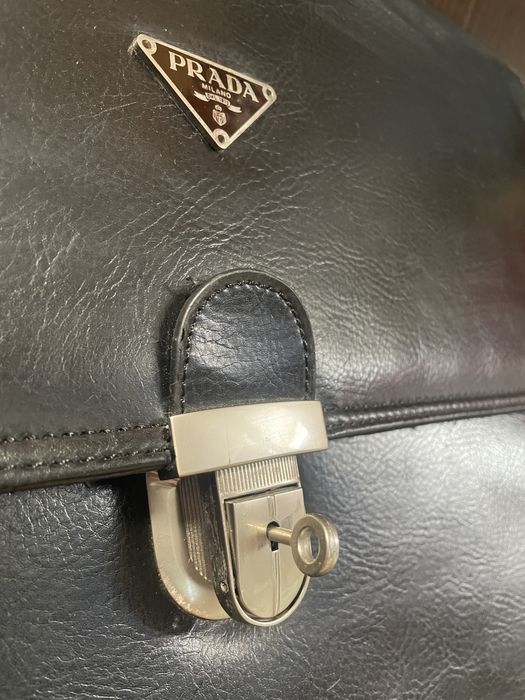 Чоловічий шкіряний портфель Prada бу