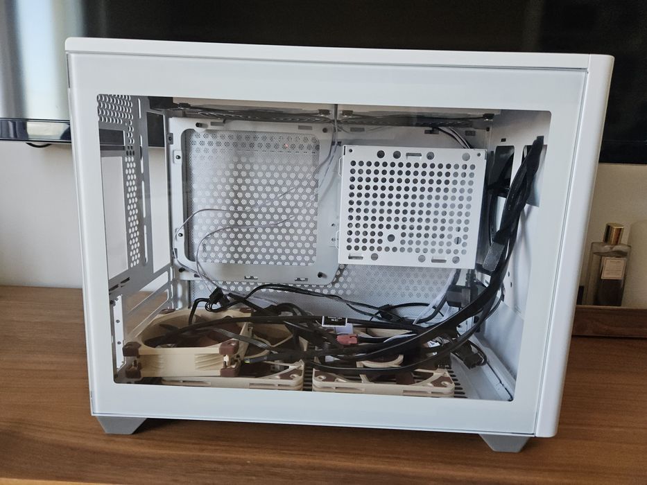 Caixa mini ITX NR200P White + Noctua