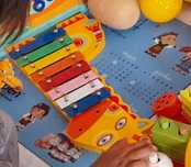 Piano girafa para criança