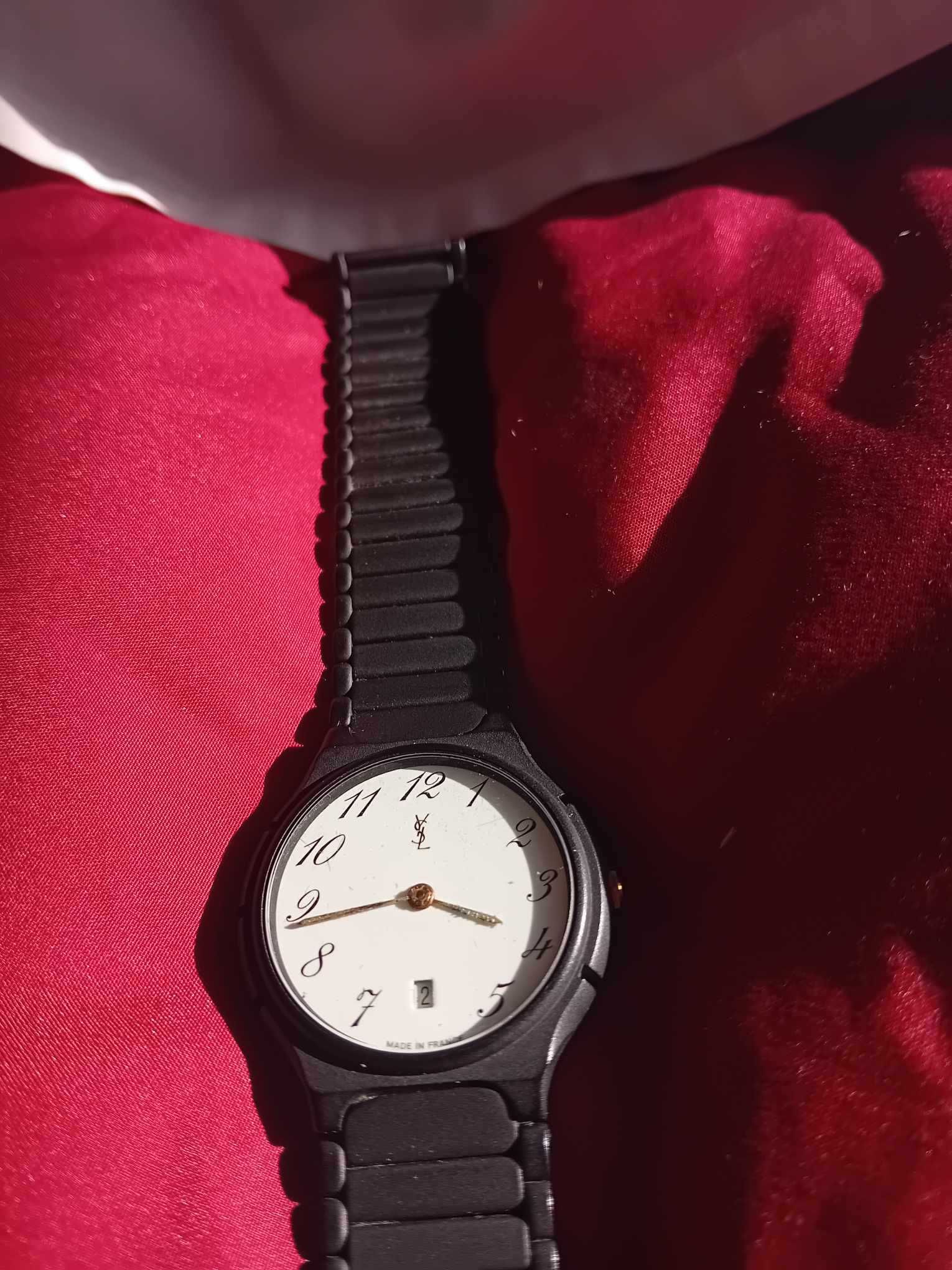 Relógio Yves Saint Laurent Anos 90 (Com Caixa)