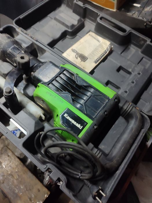 Відбійний молоток Kawasaki