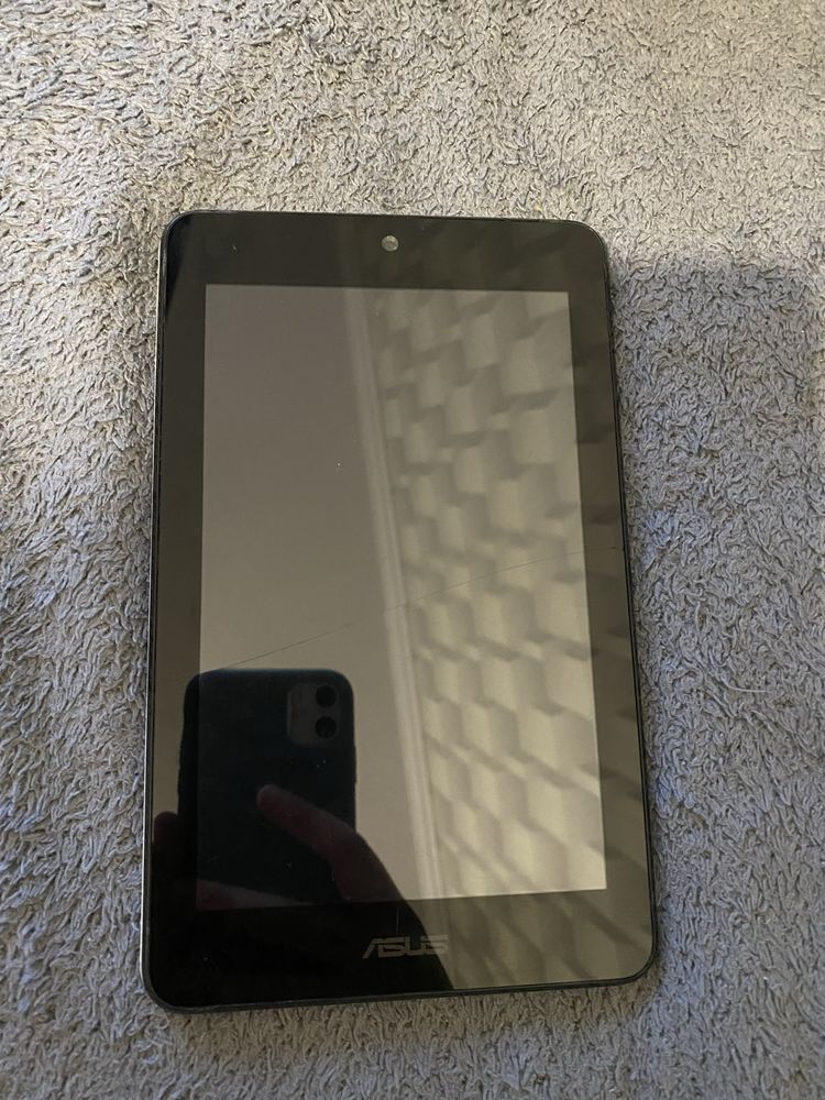 Планшет Asus MeMO Pad HD 7 ME173X не робочий