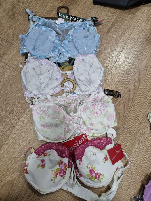 Zestaw 4 x Bielizna Valege stanik Biustonosz 80C