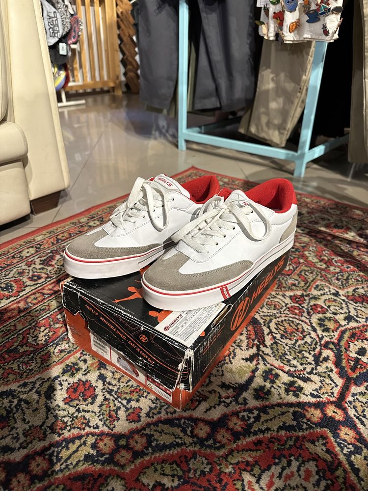 Роликові кросівки нові Heelys New (26 см) розмір 40