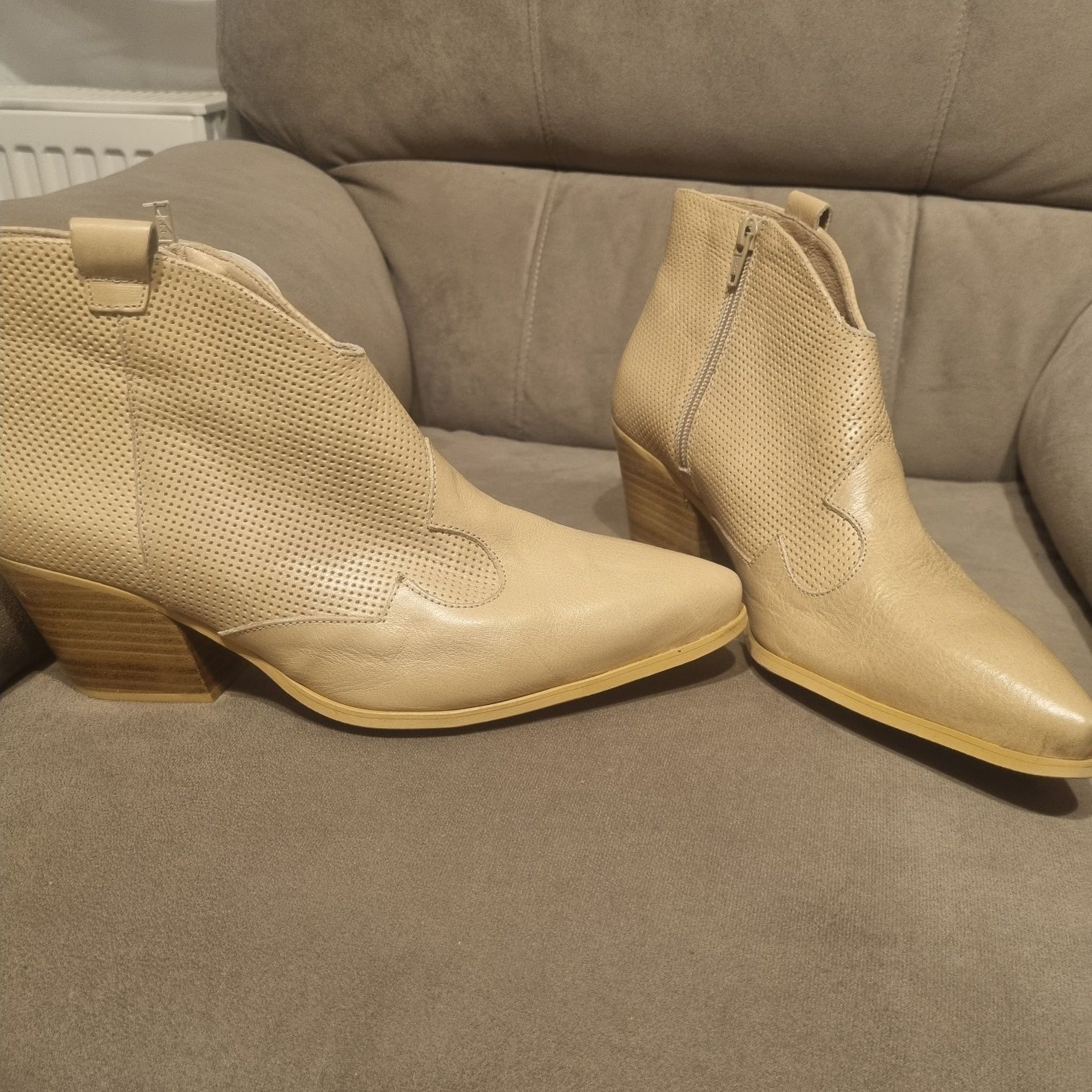 Botki damskie WONDERS r.40 skóra