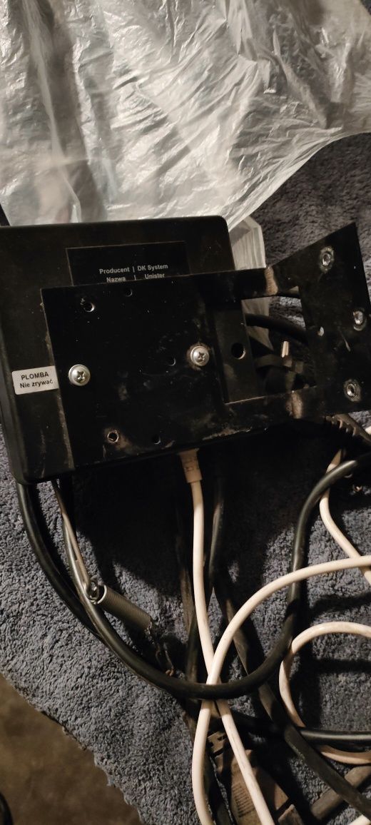 Miarkownik ciągu kominowego elektroniczny Unister  film z pracy urządz