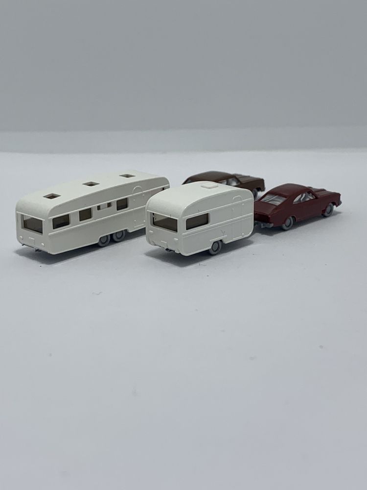 2 Miniaturas Carros com Caravana Wiking 1:160