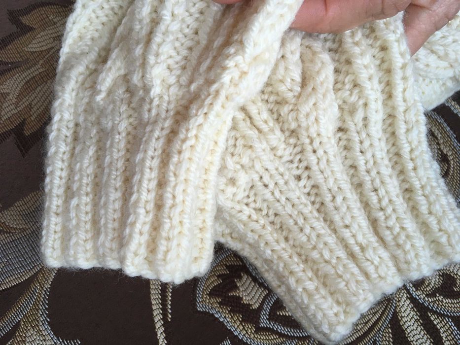 Джемпер об'ємного ручного в'язання етностиль реглан