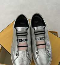 Tenis Fendi 35 com caixa