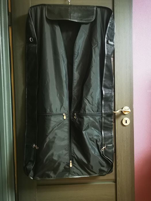 Torba podróżna do ubrań zawieszanych na wieszakach