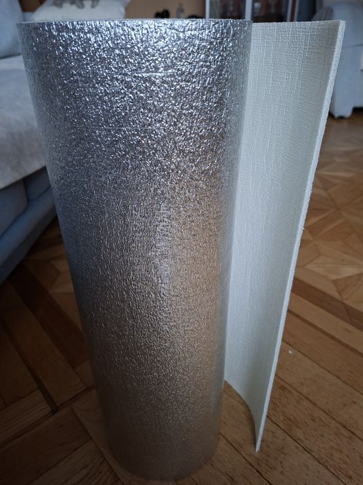 Panele z pianki samoprzylepne