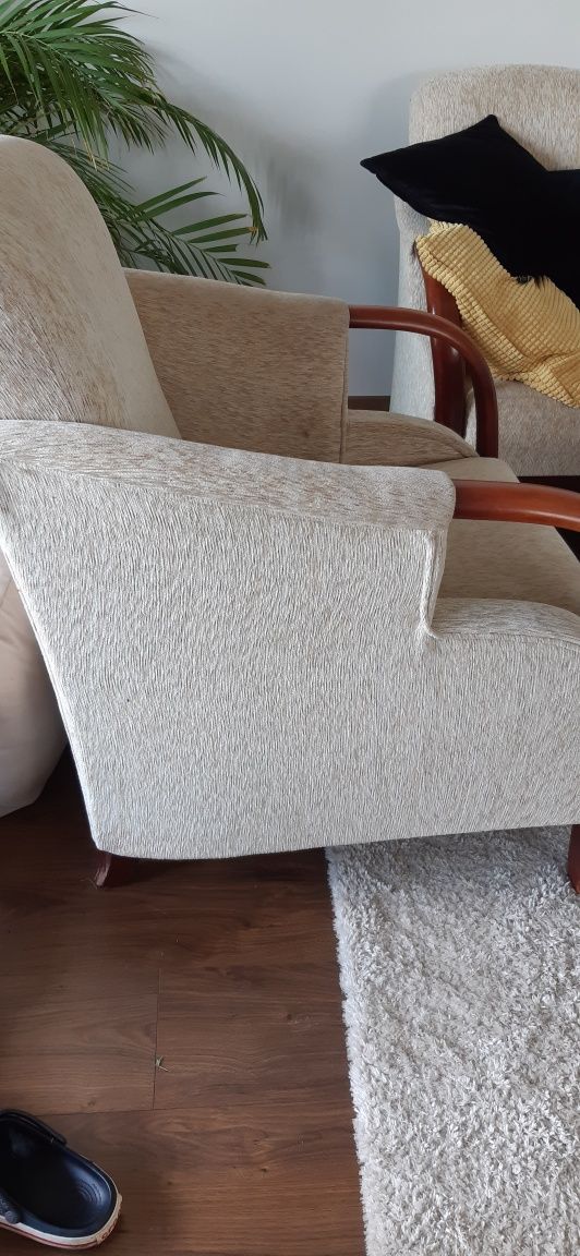Stolik i dwa fotele komplet