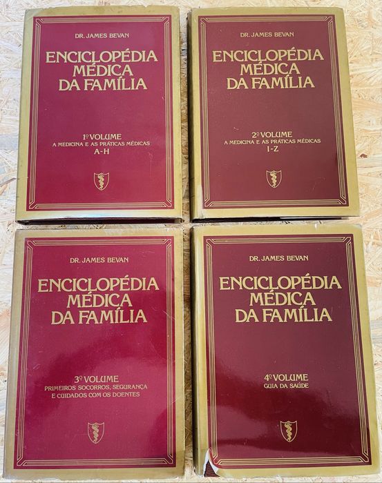 Enciclopédia Médica da Família – Dr. James Bevan (4 Volumes)
