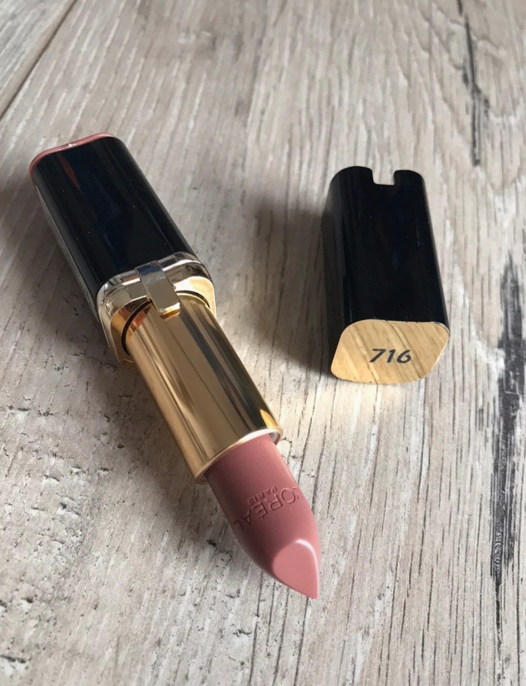 Pomadka loreal 716