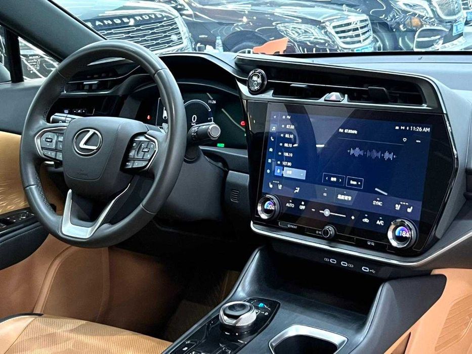 Lexus RZ 450e 2023 року