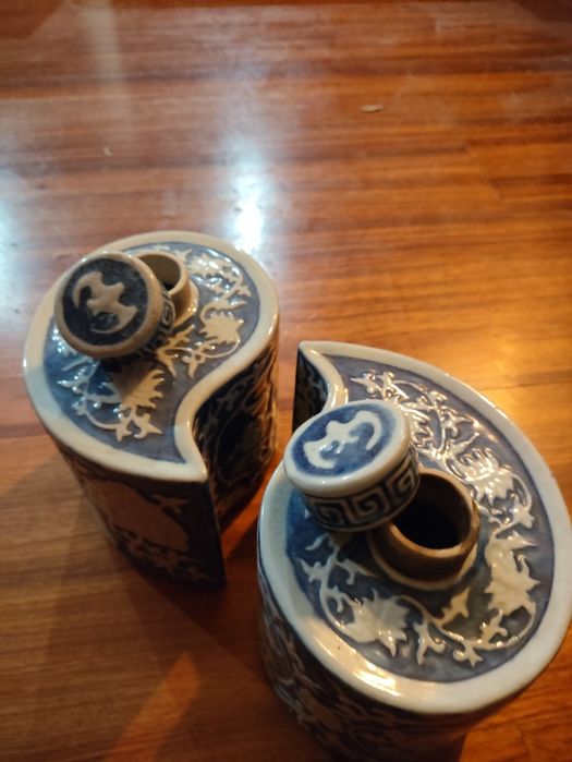 Peças decorativas com desenhos chineses