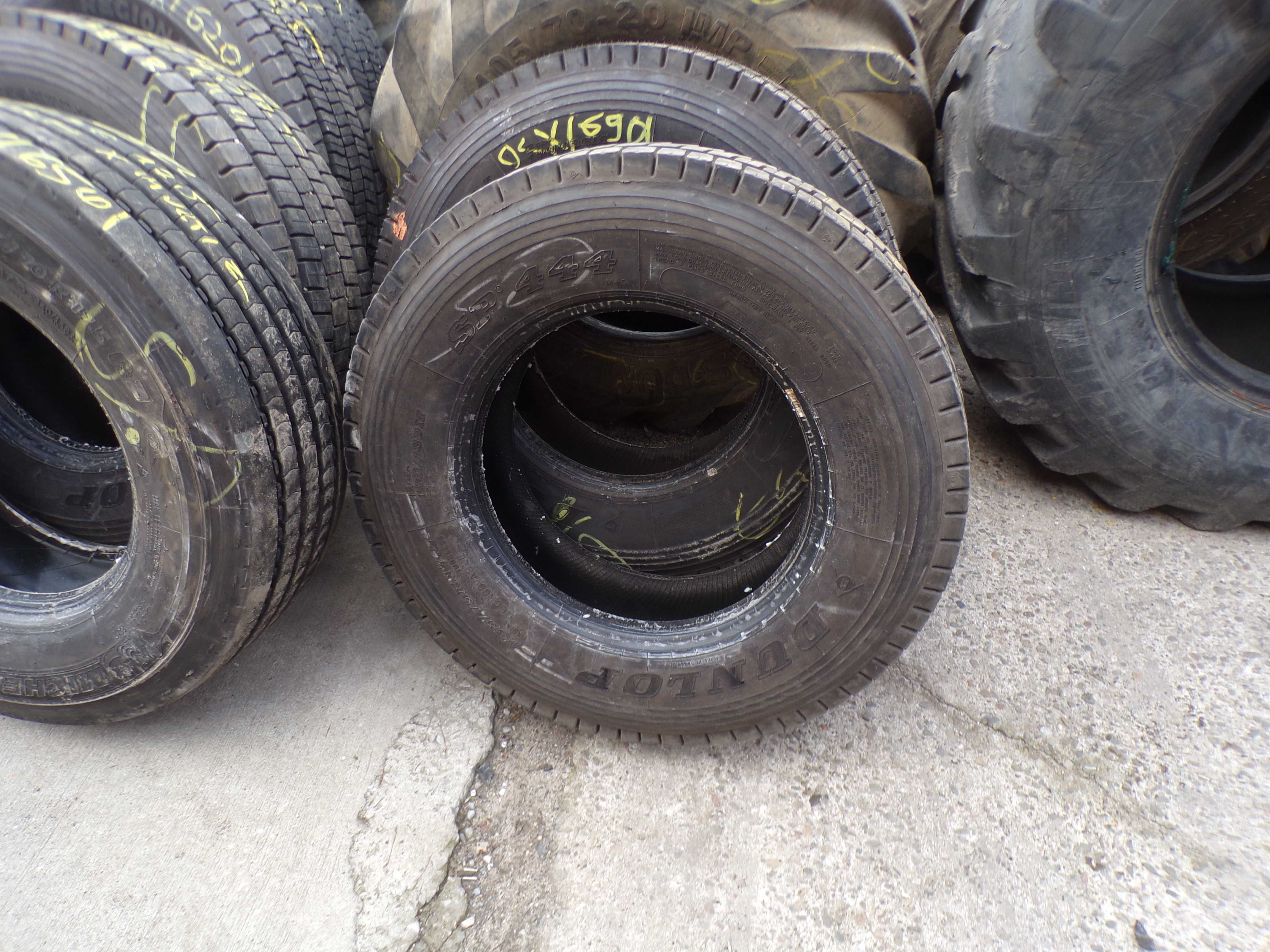 opona 235/75R17.5 Dunlop SP444 (500 netto)
