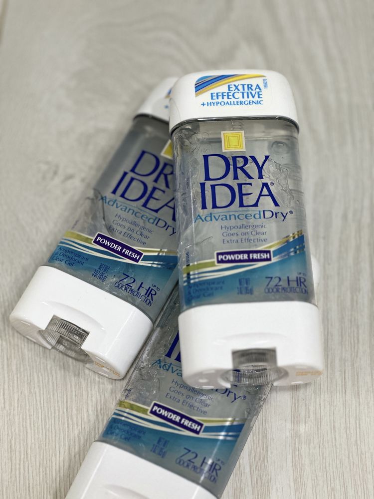 Антиперспирант/дезодорант Dry Idea с ароматом пудры.
