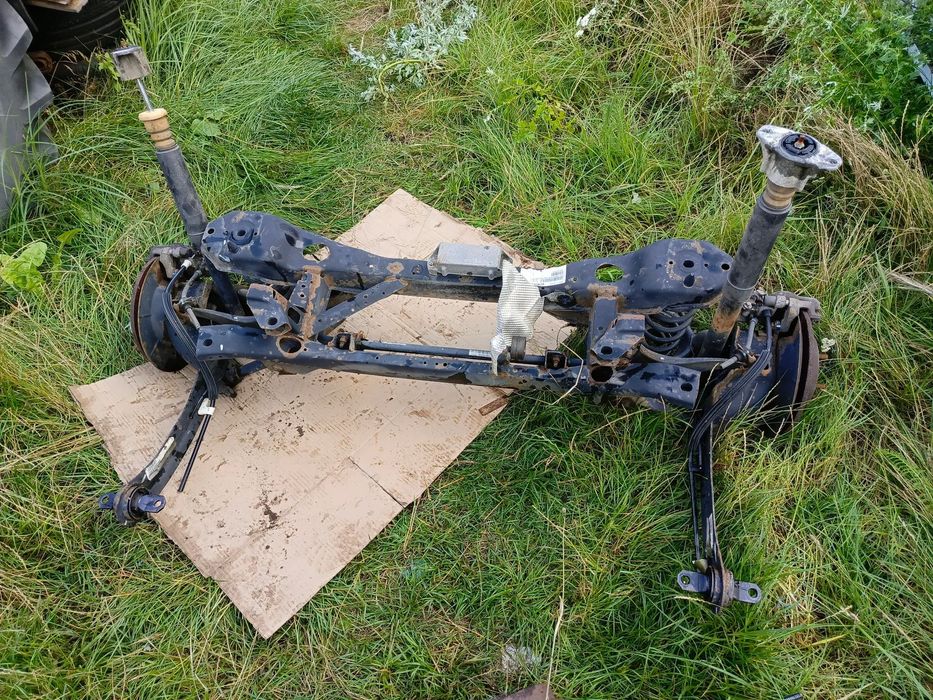 BELKA ZAWIESZENIE OŚ TYLNA  FOCUS MK2