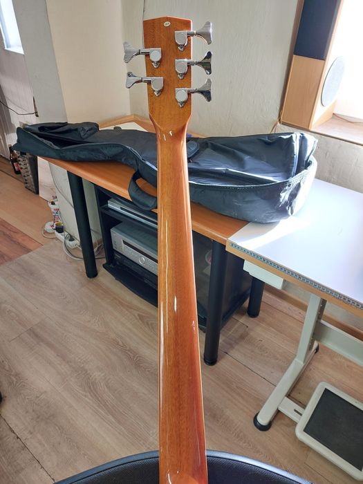gitara basowa elektroakustyczna