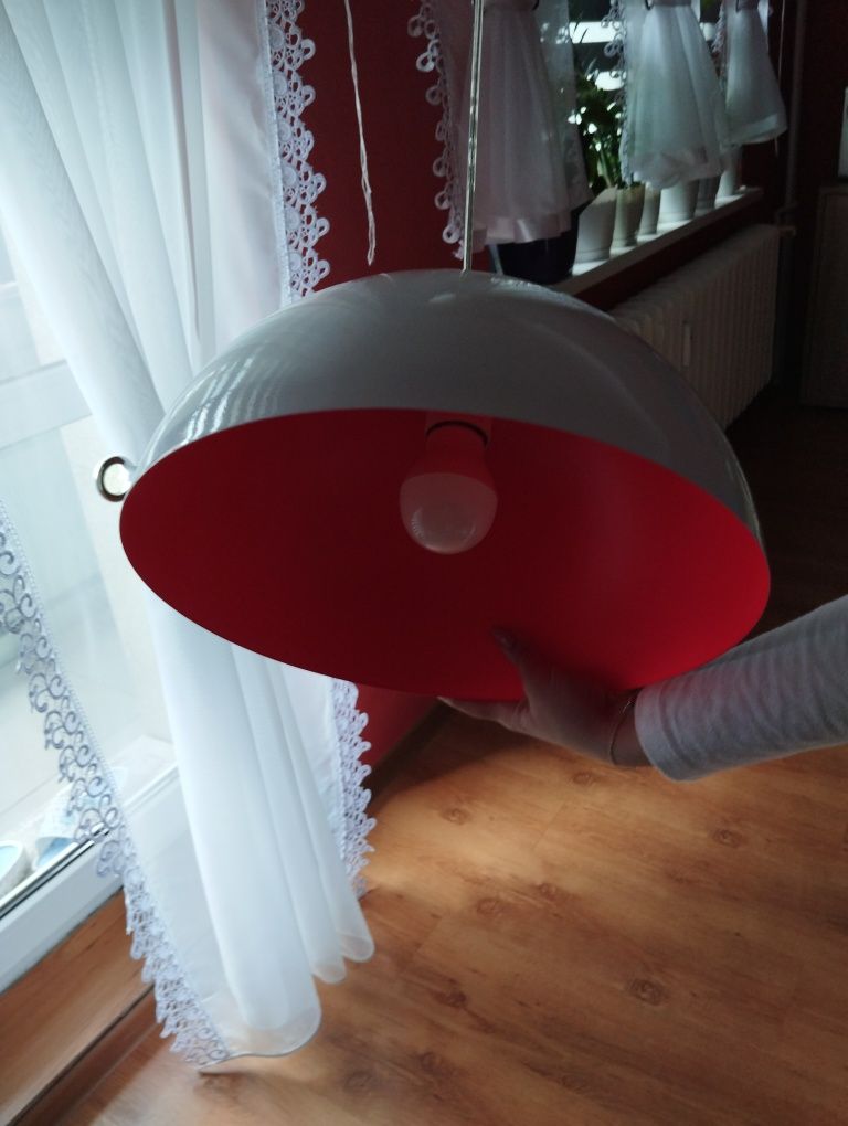 Lampa wisząca różowa