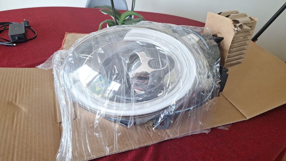 Farol Otica LED  Original Lado Direito  nova sem uso