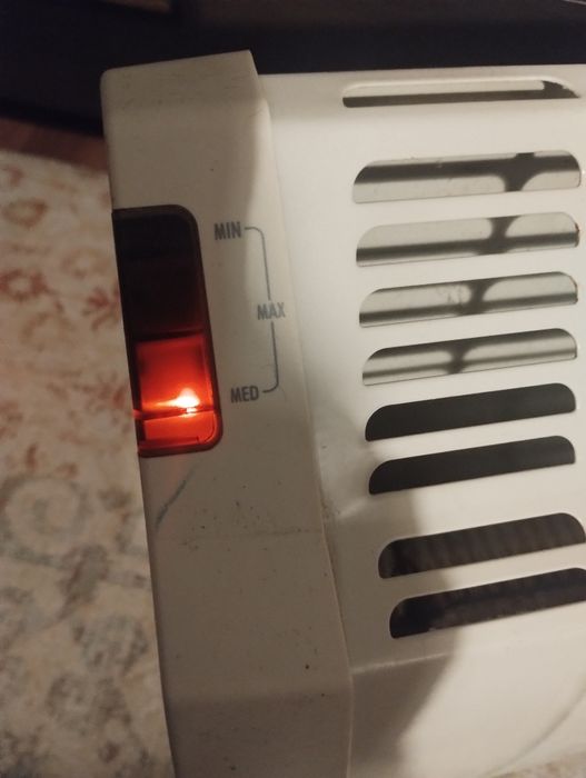 Электрический конвектор  ( обогреватель) Delonghi HCO 420