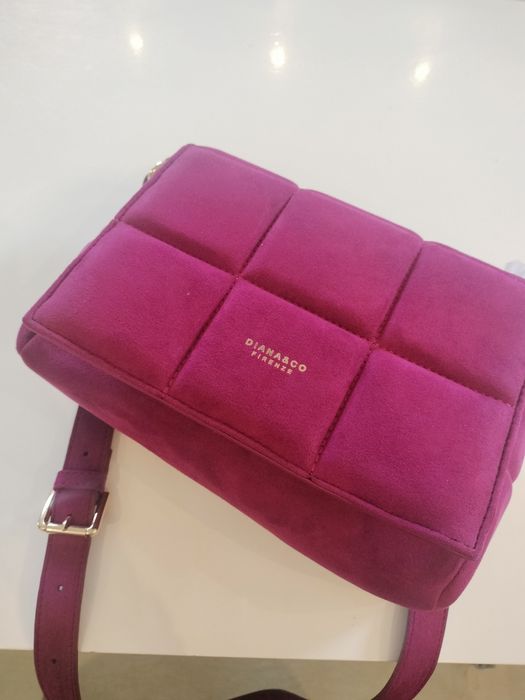 Śliczna torebka amarantowa
