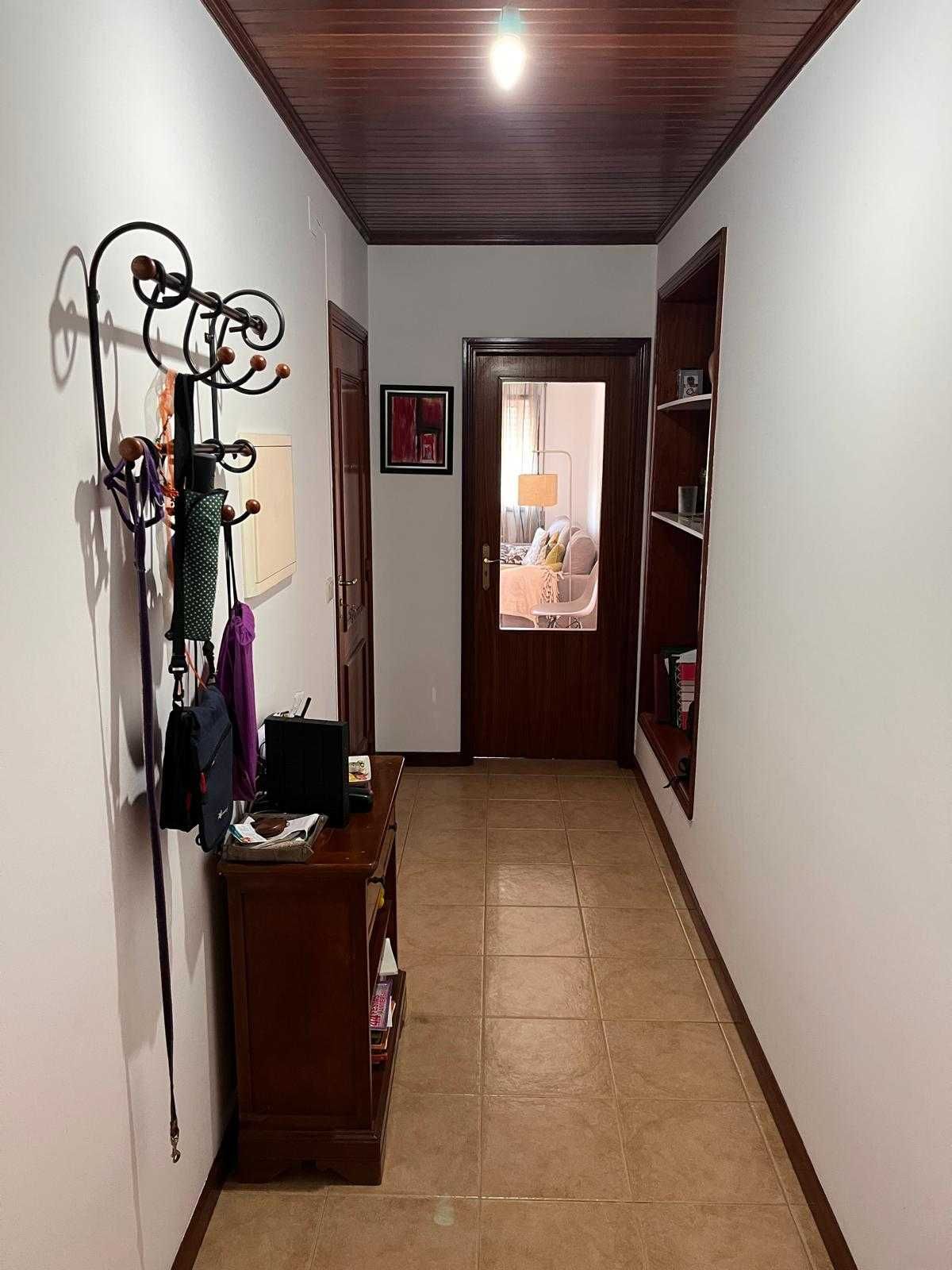 Vende-se Apartamento T1 em Oiâ - Oliveira do Bairro