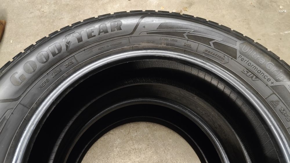255/55r19 Goodyear UltraGrip Performance dot 2721