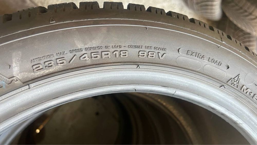 Зимові Шини 235 45 R18 Dunlop 2023 Year!