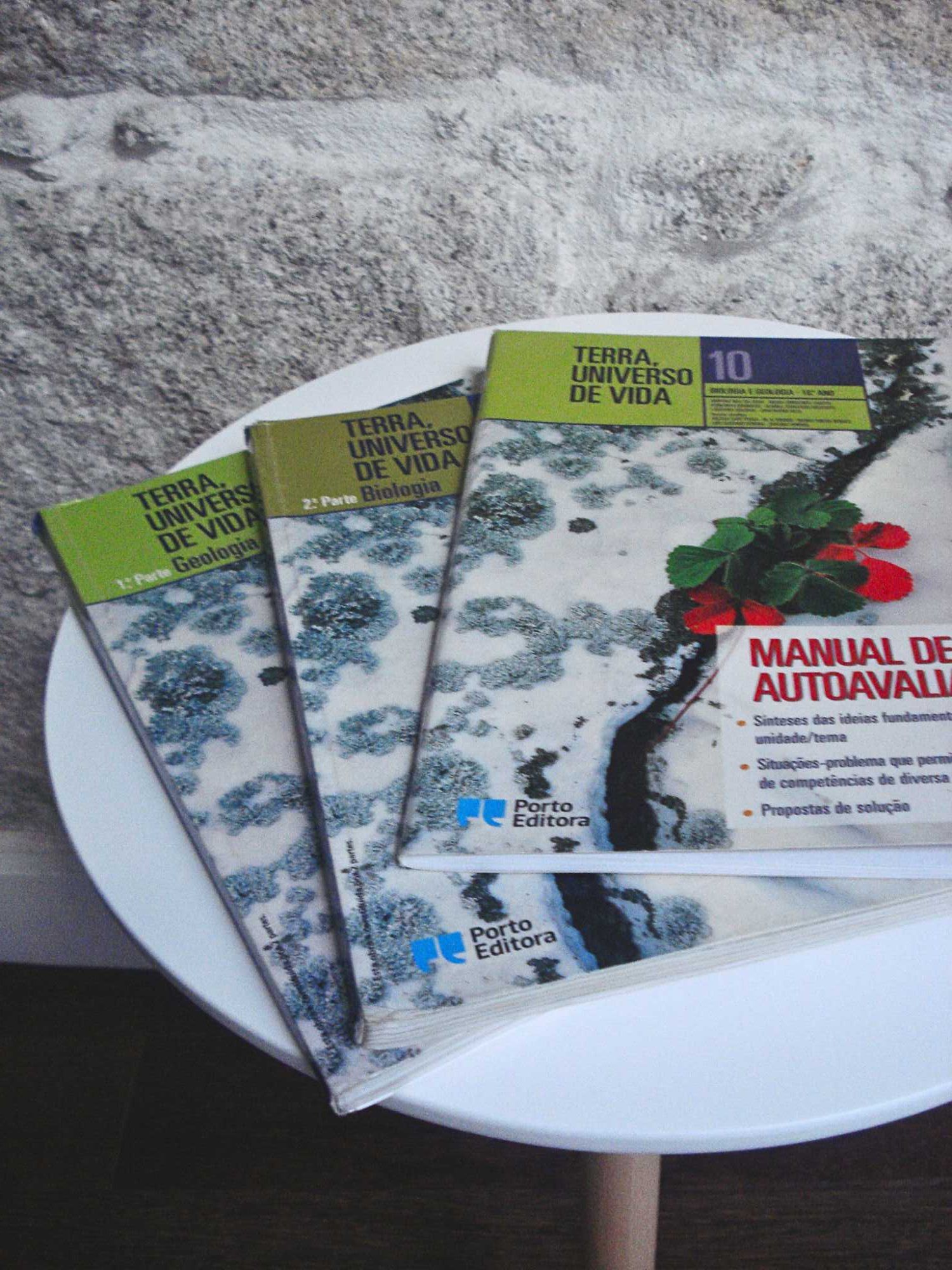 Manual "Terra, Universo de Vida" - 10º ano - Biologia e Geologia