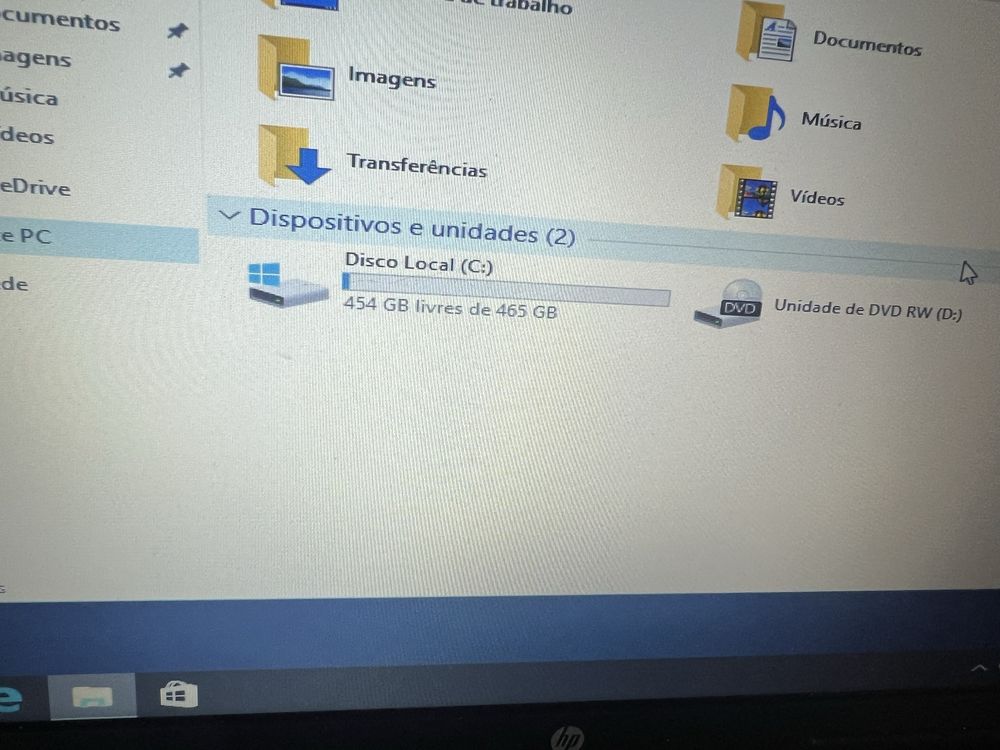 Portatil hp i3 com carregador beteria viciada esta bocado usado