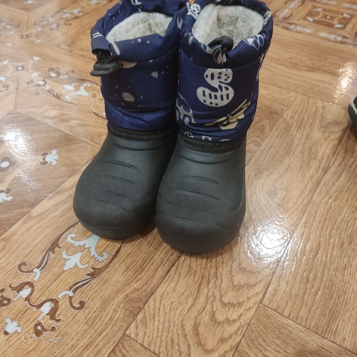 Лот із зимового взуття для хлопчика