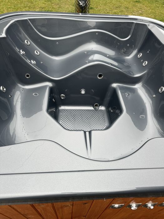 Jacuzzi Wellness Balia Sauna Spa Ogrodowa Leżanka Akryl