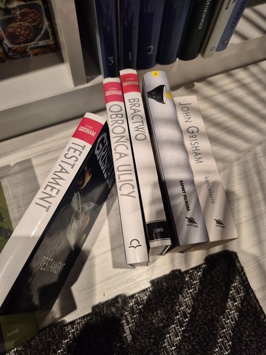 John Grisham 5 ksiażek.Testament , Bractwo, Kancelaria,Obrońca Ulicy,