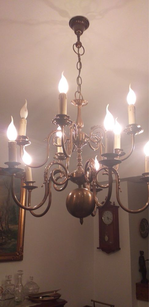 Lustre clássico de 8 braços