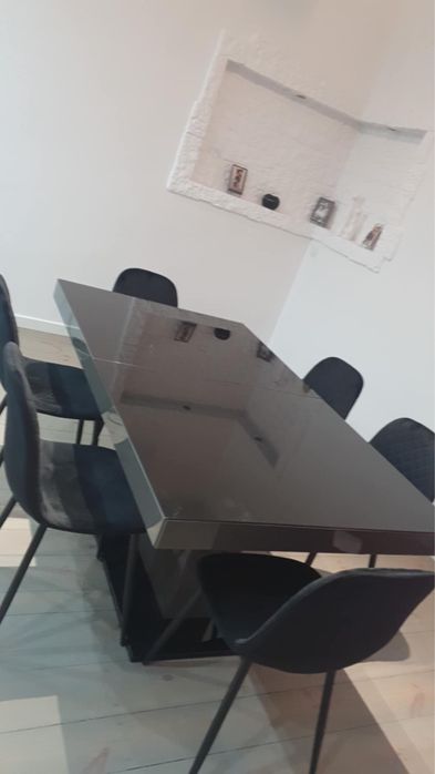 Stół szklany rokładany 136-226x95cm oraz krzesła 8 krzeseł