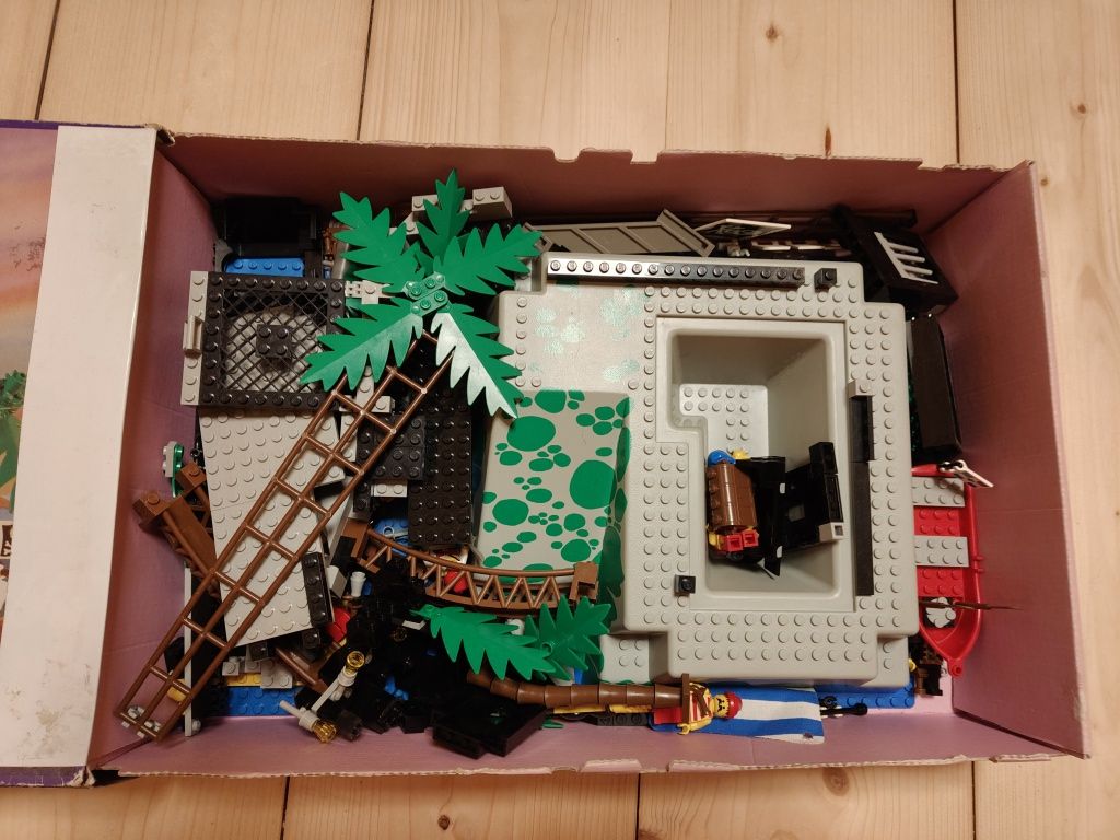 LEGO 6273 Rock Island Refuge UNIKAT