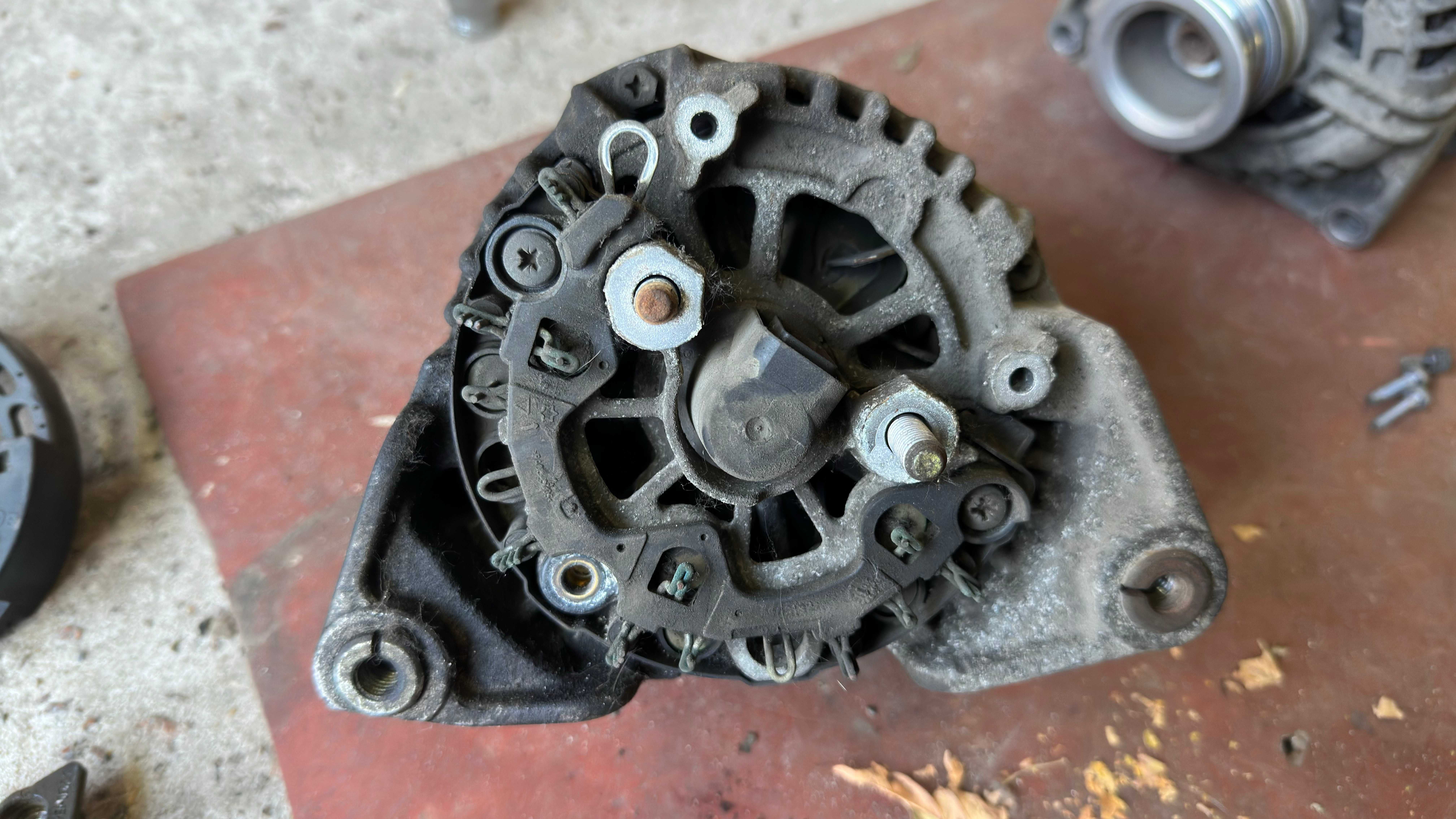 Генератор 100А на Opel Corsa D (Z14XEP) 13222930 ZY, Bosch 0124325171