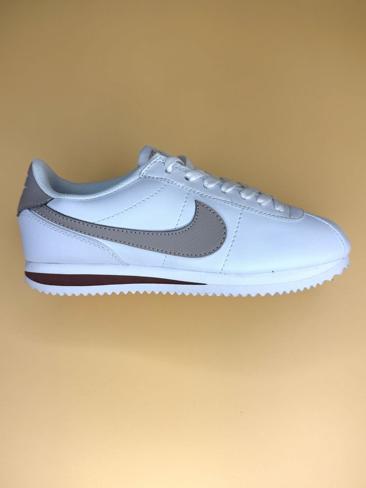 Кроссовки NIKE, НОВЫЕ (размеры 36,37, 39 и 40)