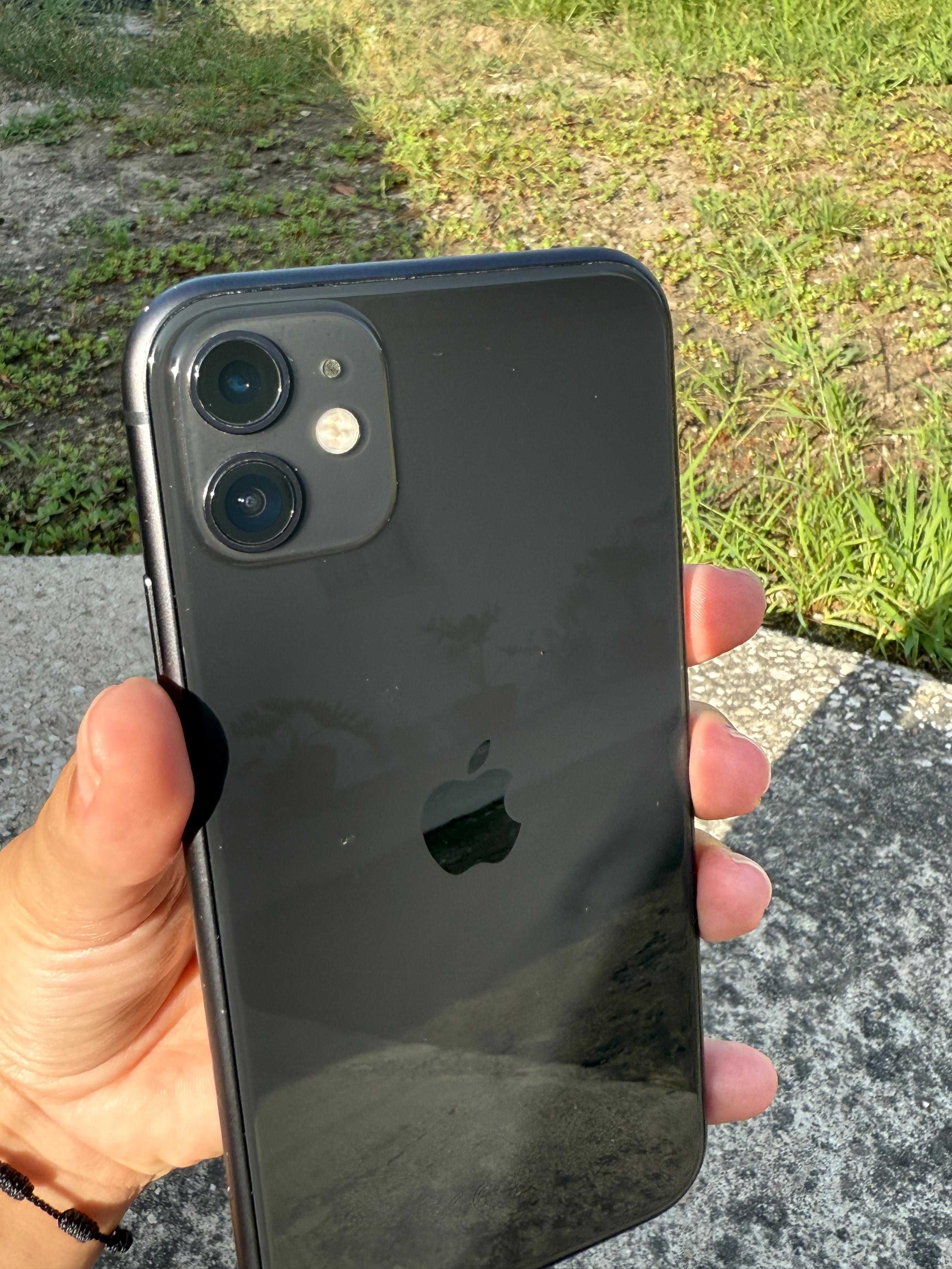 iPhone 11 preto 128GB com acessórios