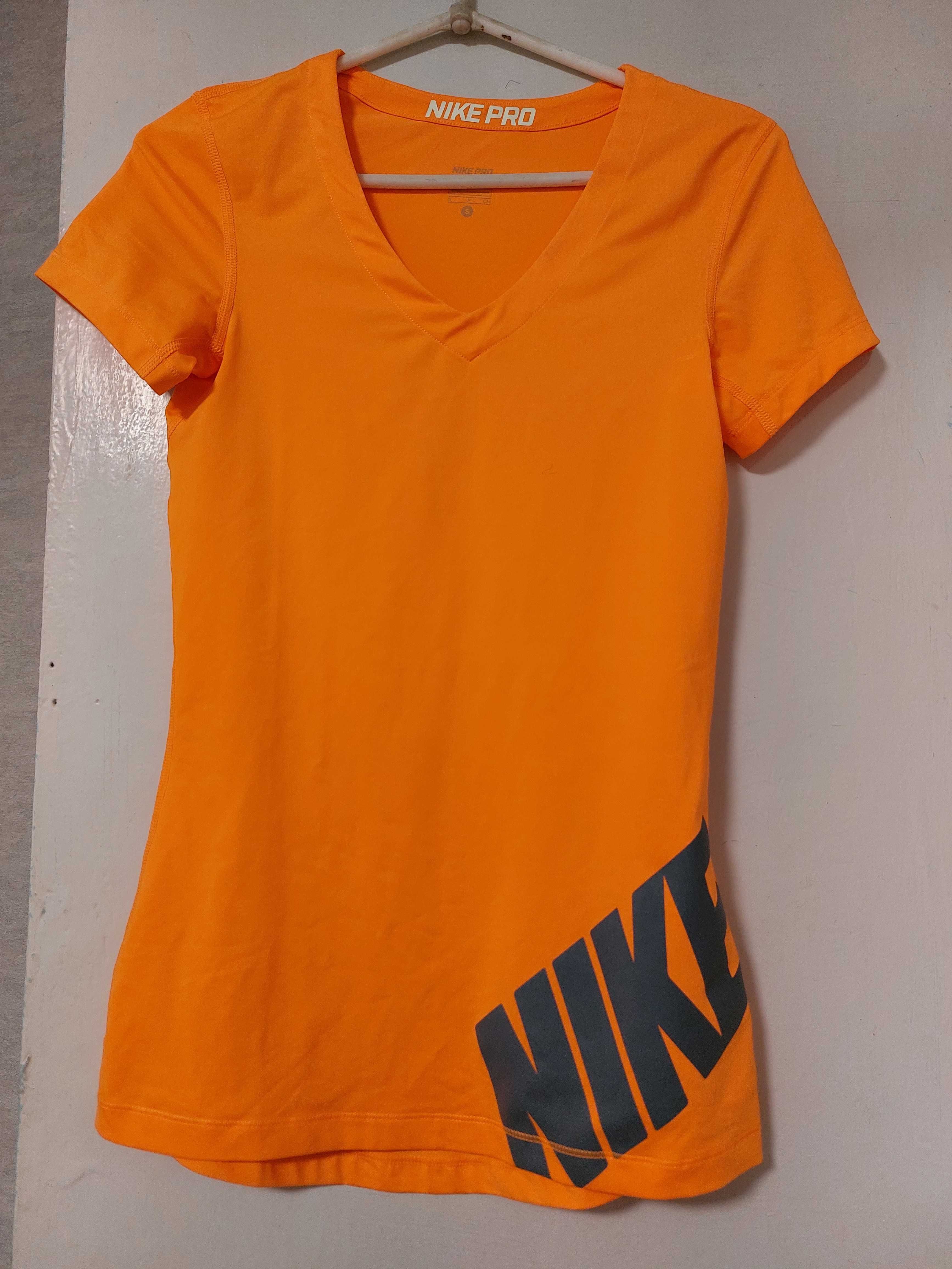 Женская спортивная футболка Nike Pro размер S