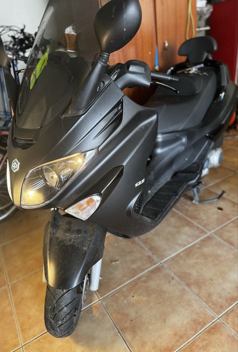 moto como nova  piaggio