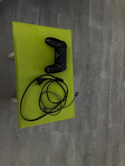 PlayStation 4 pouco uso