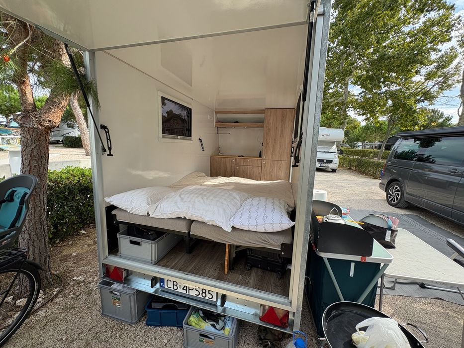 Przyczepa MiniKamp EVEREST mały lekki camper DMC 1000 kg